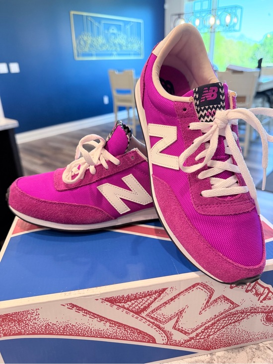 New Balance Shoes - New Balance WL410VIA Pink Retro Runner Low-Top Sneakers Woman’s Size 9 Great Con
